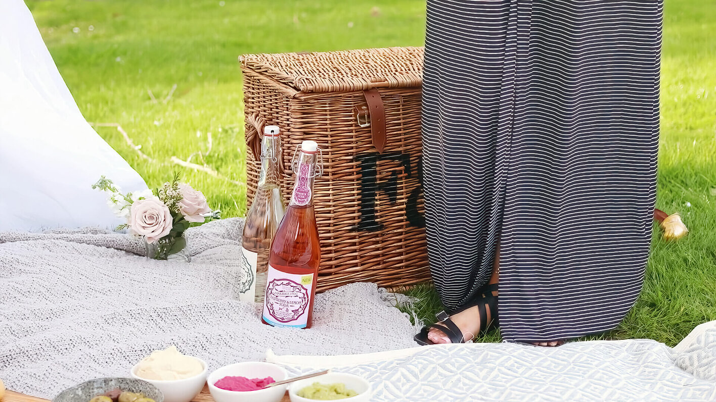 Four Amazing Theme Ideas For You Pool Party