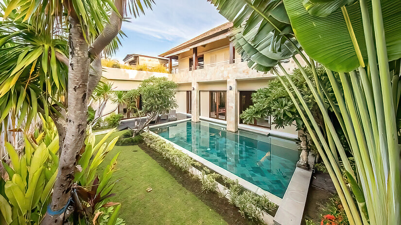 Beautiful Pool Garden