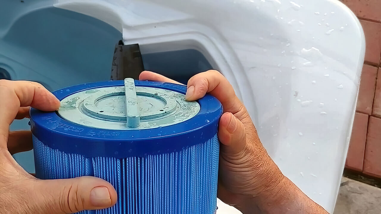 Changing Spa Water Filter Changing Spa Water Filter