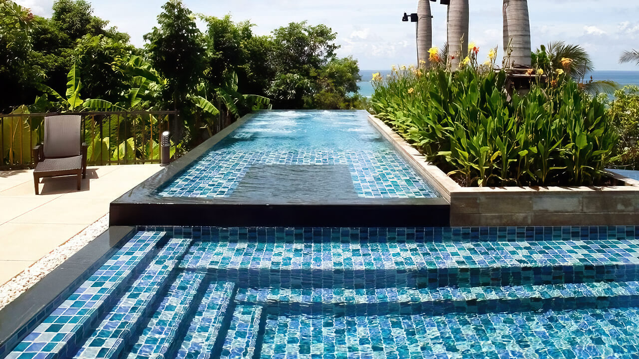 Pool With Glass Tiles Pool Glass Tiles