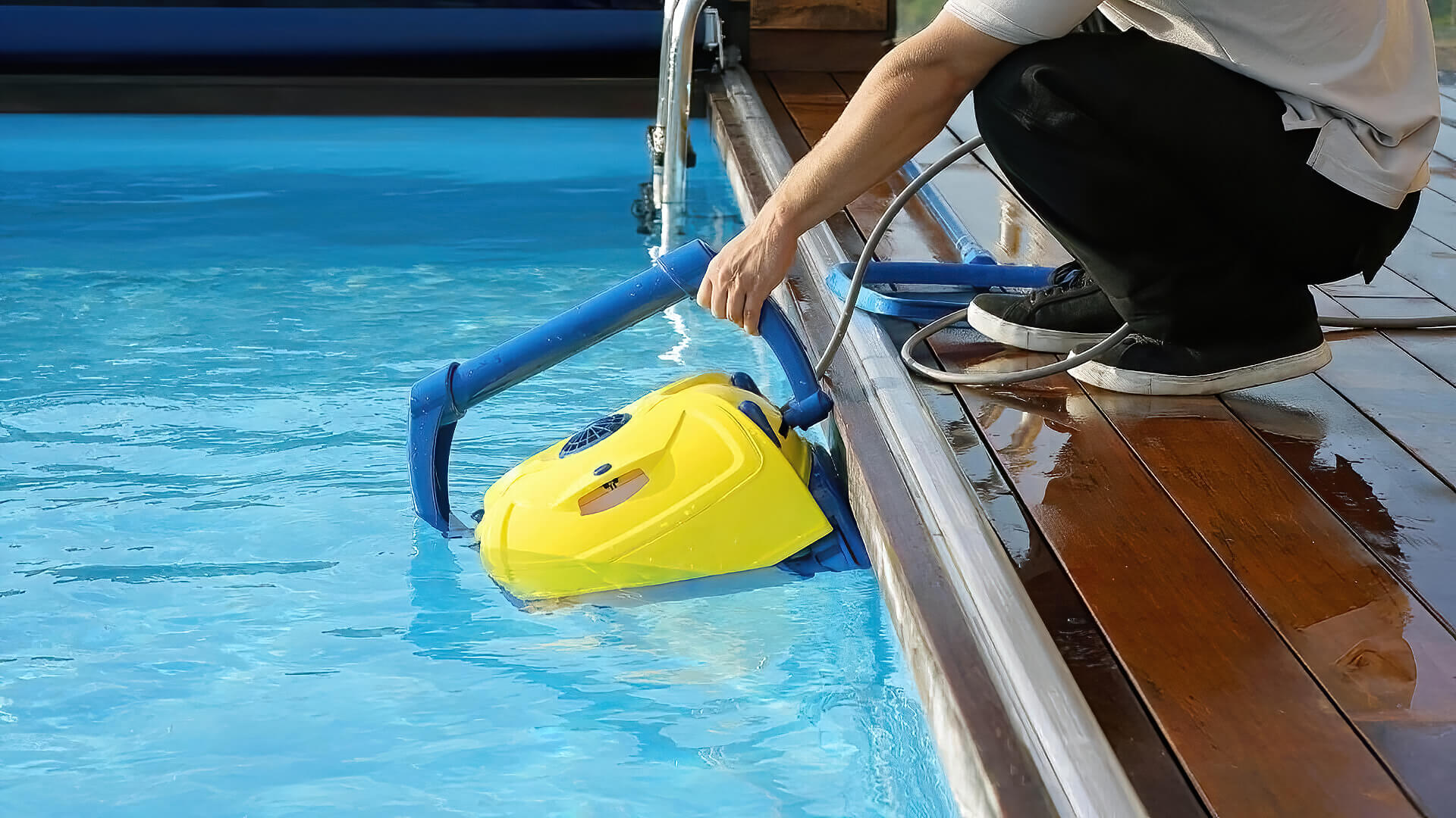 Ultimate Guide To Robotic Pool Cleaners Ultimate Guide Robotic Pool Cleaners