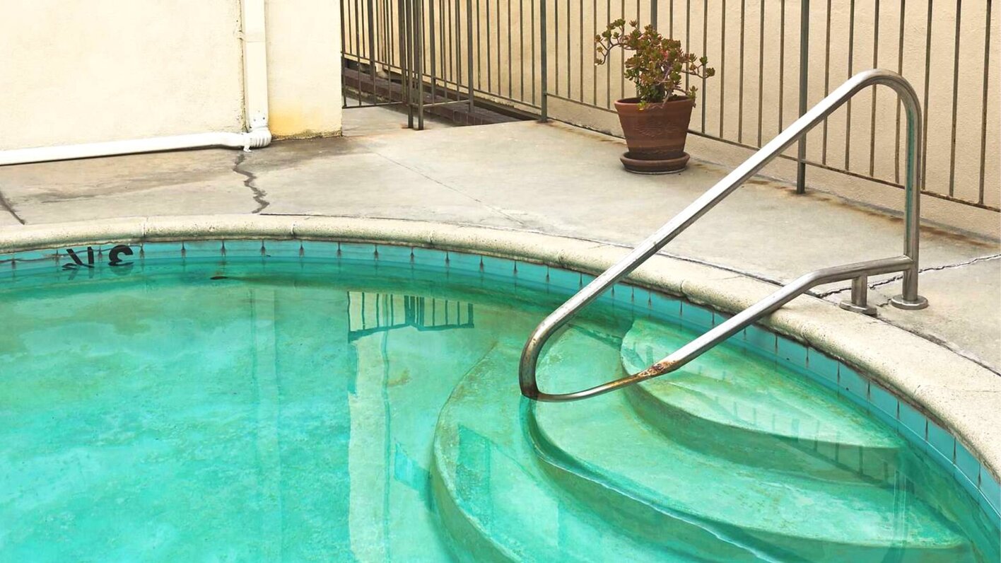 How To Remove Sand From Your Swimming Pool