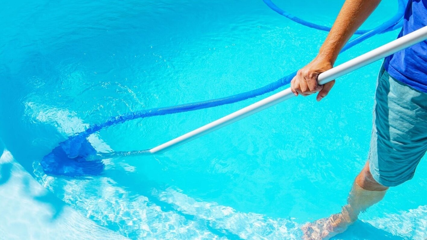 How To Vacuum Your Pool