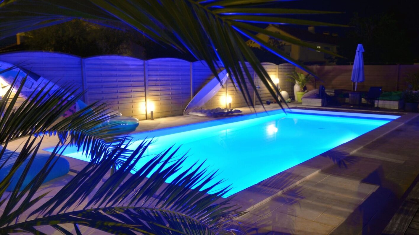 How to Use Lighting to Turn Your Pool Into An Oasis