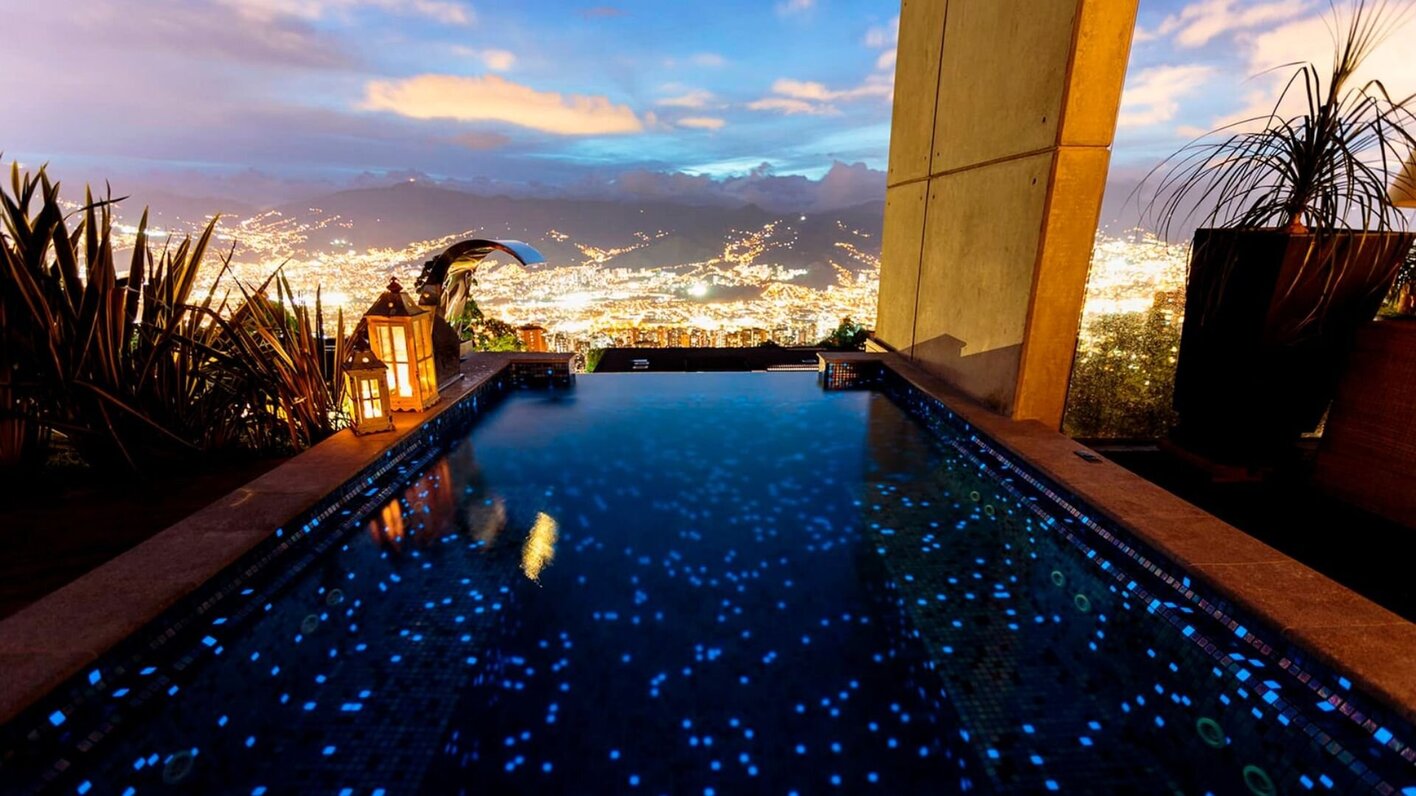 Your Complete Guide To Pool Tiles