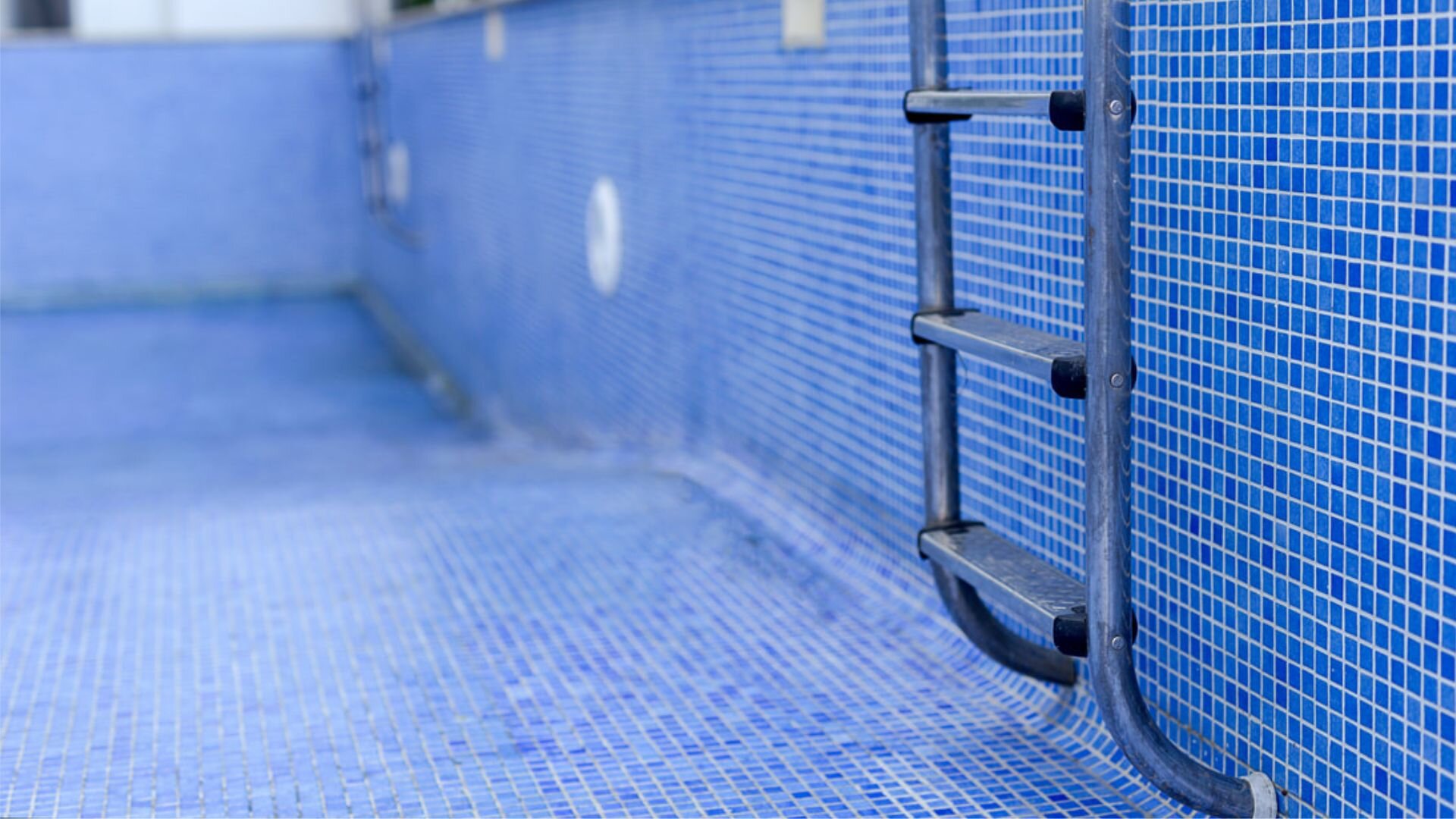 2023 10 Drained Pool To Clean Tiles Drained Pool Clean Tiles