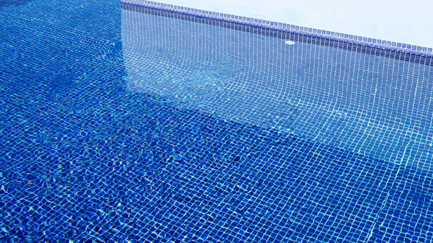 Are There Eco-Friendly Pool Tiling Options?