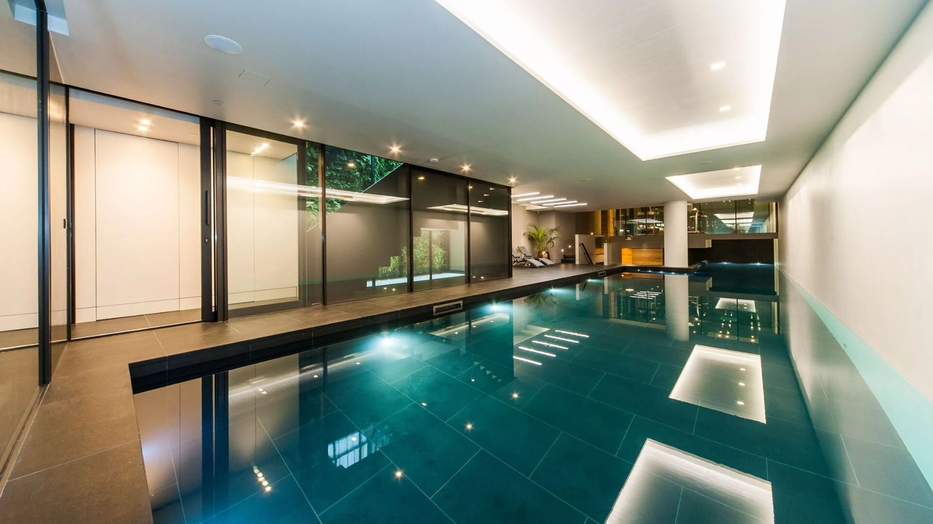 Indoor Pool Witth Leds