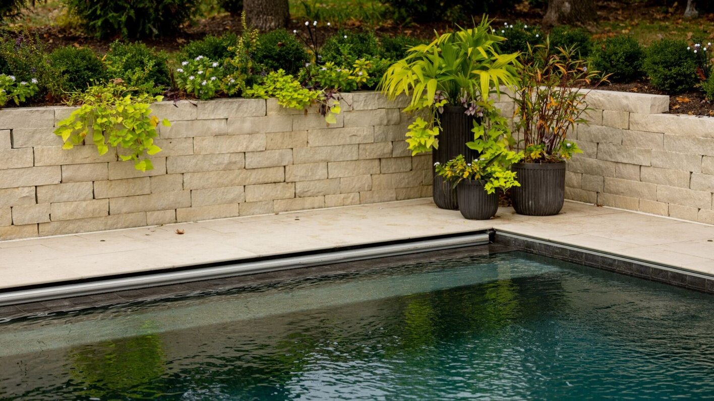 Retaining Wall Materials for Poolside Protection
