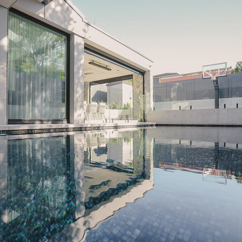 Create a stunning poolside retreat